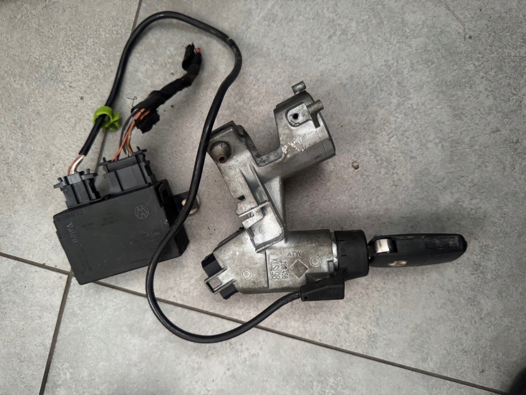 Купить Vw t4 рестайлинг  2.5 tdi замок зажигания 701905851