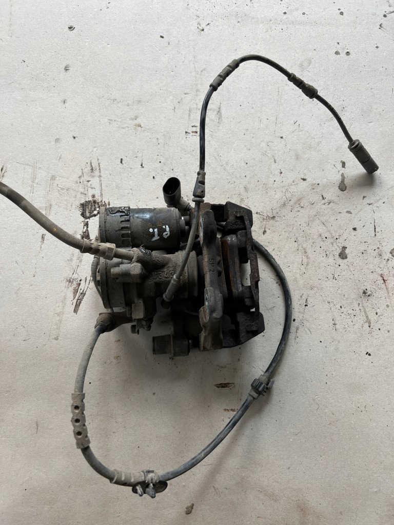 фото №1, Bmw 2 f45 f46 x-drive супорт гальмівний задня задній