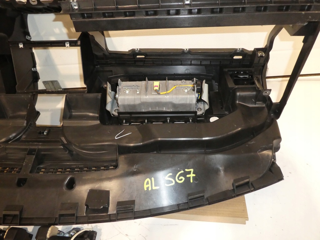 фото №10, Панель приладів приладова консоль панель приладів vw golf v ремені