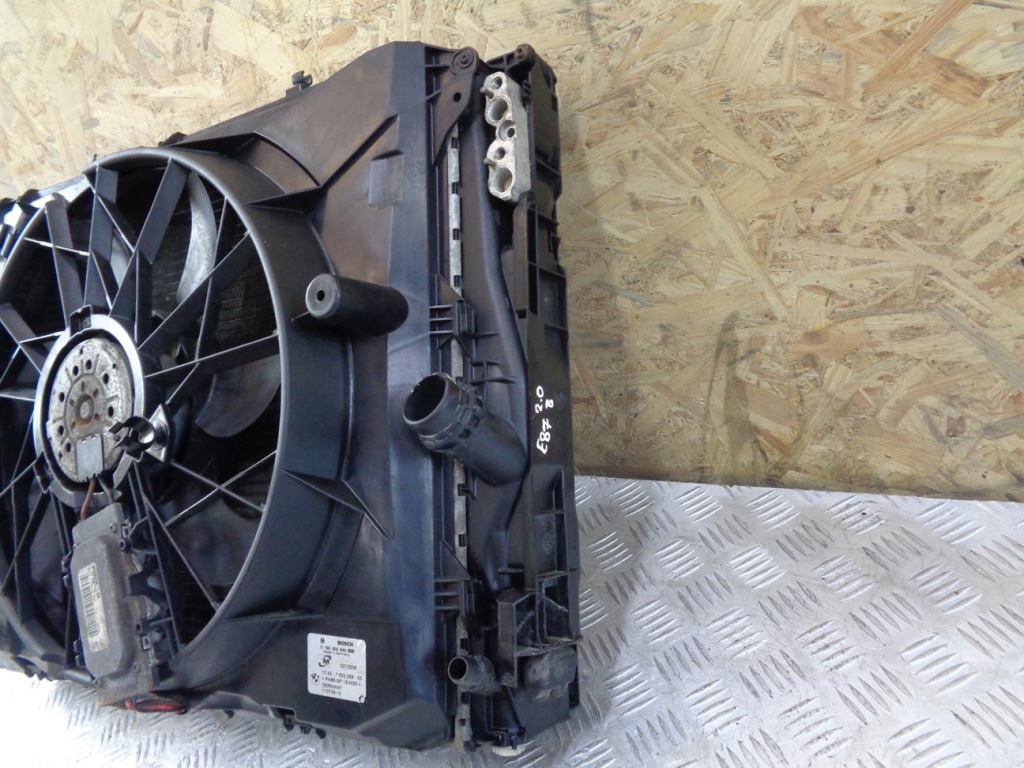 Радіатор води кондиціонера вентилятор комплект  bmw 1 e81 e87 2.0 b 04- 7523258 Зі Шроту