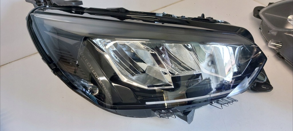 фото №9, Лампа peugeot 208 2008 правая перед передняя eco led 9833036180