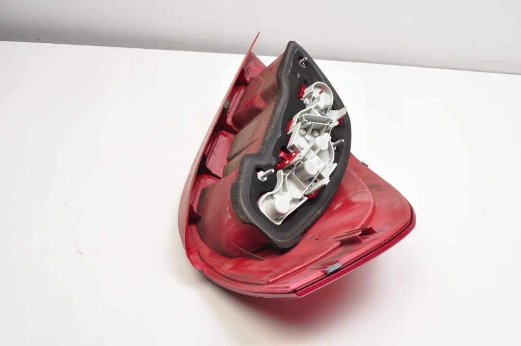 Mercedes w169 рестайлинг  лампа правая задняя правый задний  89075862 89075894 Цена