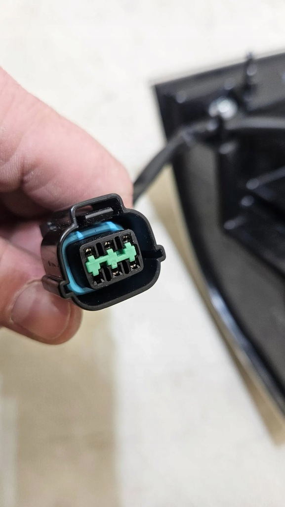 фото №10, Лампа задняя задняя правая mitsubishi pajero 2014 220-87872