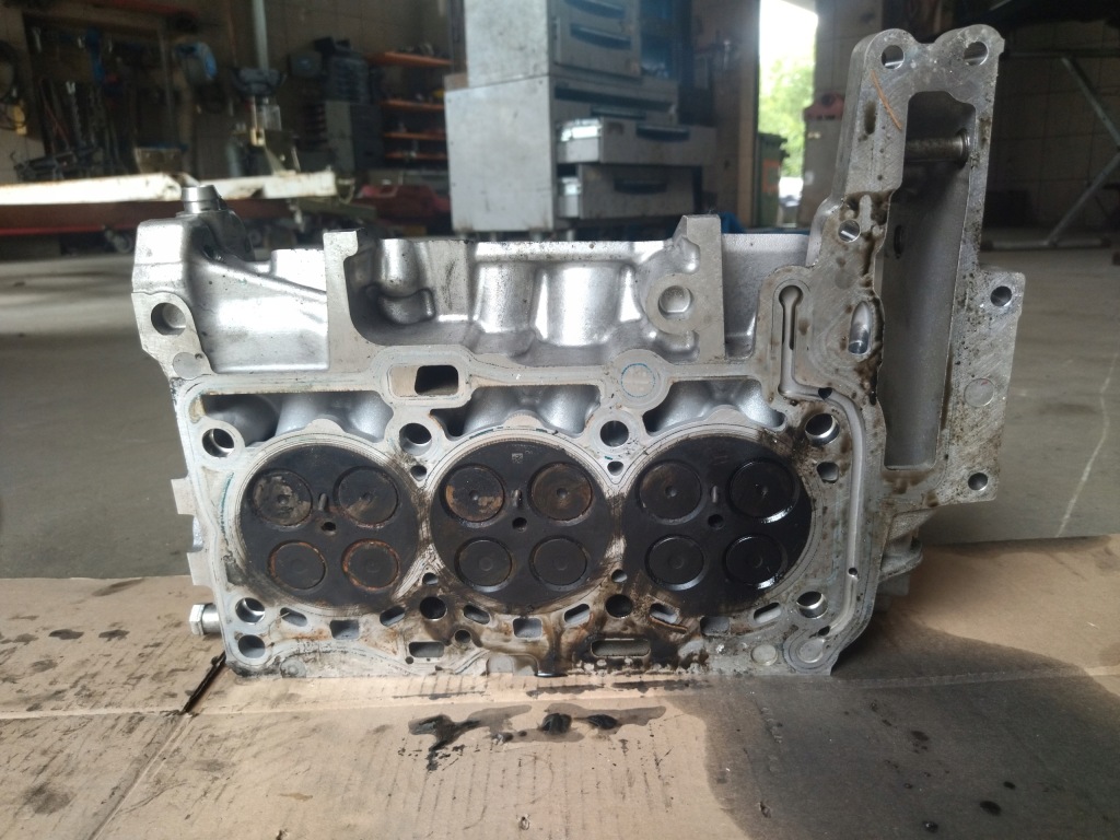 Головка двигателя bmw 1.5 d b37c15a | 155733001 Киев