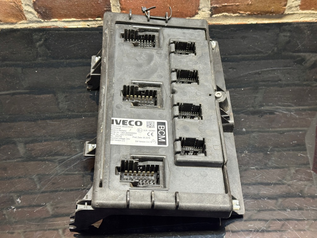 Купити Iveco stralis модуль bcm 5802579104