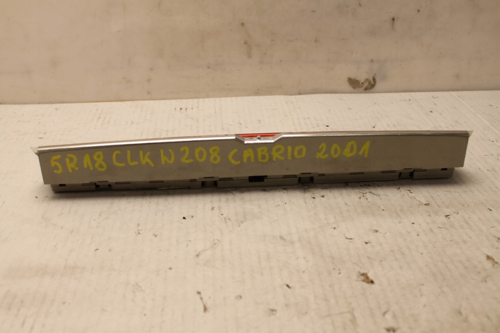 фото №4, Третий свет стоп mercedes clk w208 slk r170