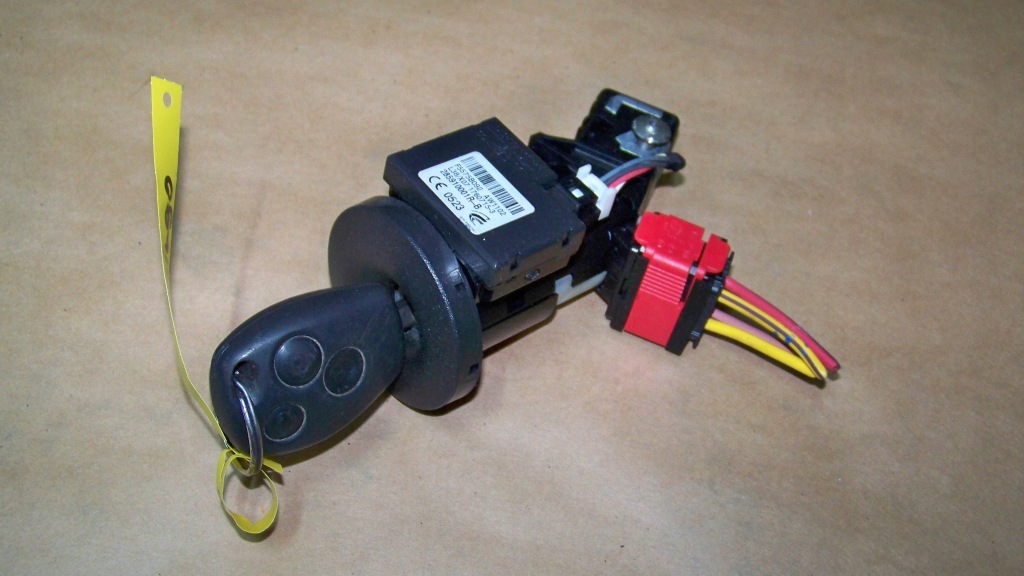 фото №1, Renault twingo iii 3 15r замок зажигания ключ