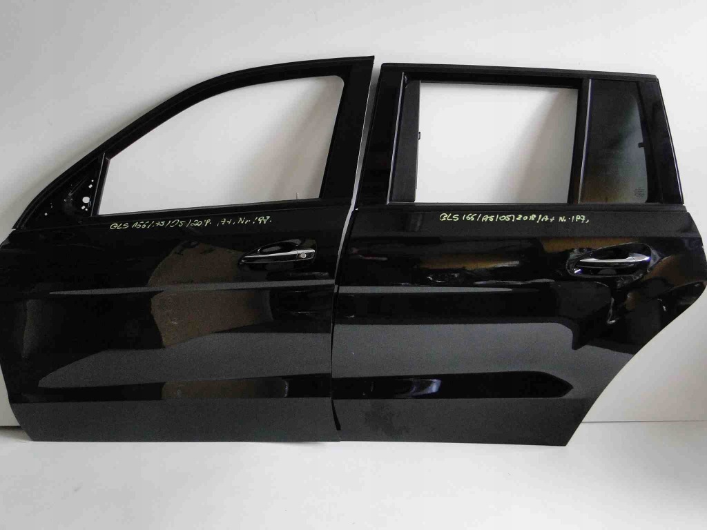фото №2, Mercedes gls x166 дверь левая передние 197 чёрные