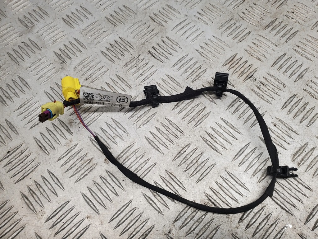 фото №1, Audi q8 4m8971677a інше