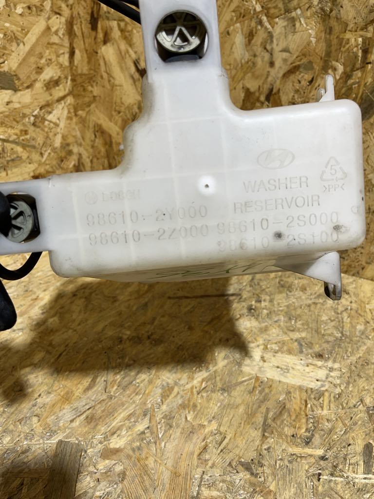 фото №10, Бачок жидкость омывателя + помпа hyundai ix35 10-15 rok 98610-2y000