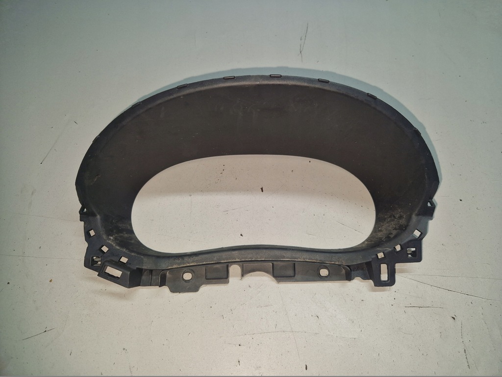 фото №1, Dacia sandero i рамка спидометра панель салона защита 8200739436