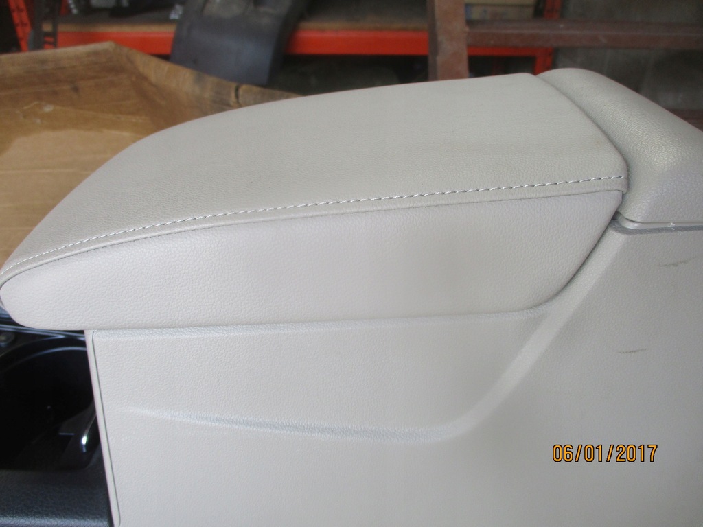 фото №5, Туннель средний подлокотник vw golf sportsvan кожа