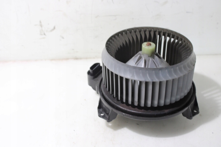 фото №1, Повітродувка обдув toyota auris ii lift 1.8