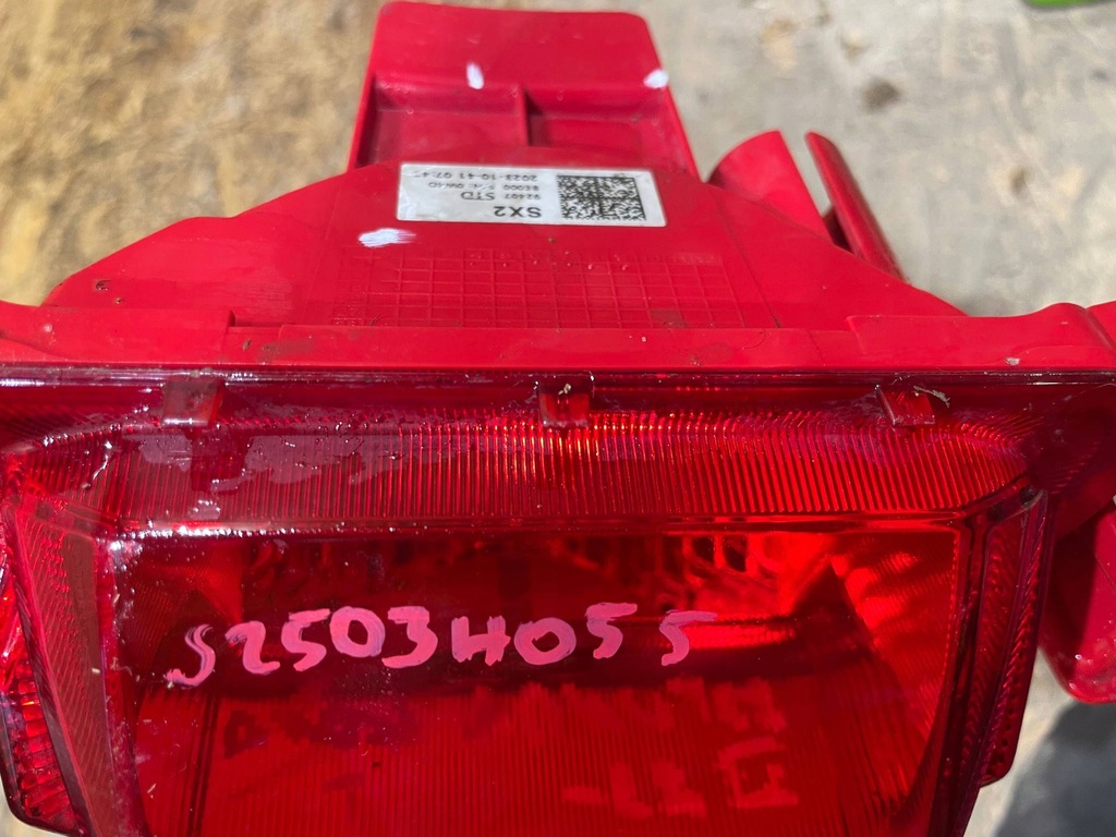 фото №14, Hyundai kona ii 2 sx2 23- лампа бампера средняя задняя задняя