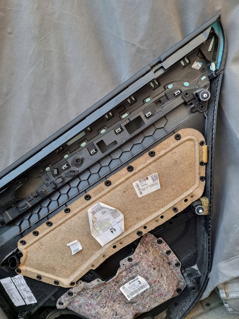 фото №7, Volkswagen passat b8 2016 задня сторона ліва обшивки / обшивка двері задніх