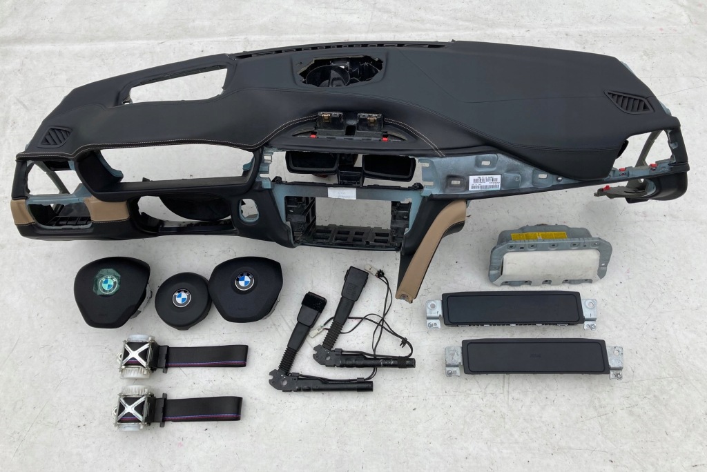 фото №1, Bmw m3 f80 приборная панель приборная панель консоль подушки безопасности ремни