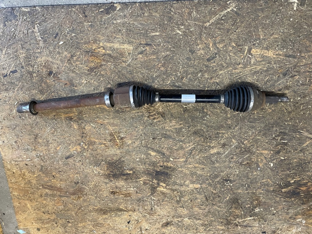 Купити Renault talisman привідний вал права довга 391007122r