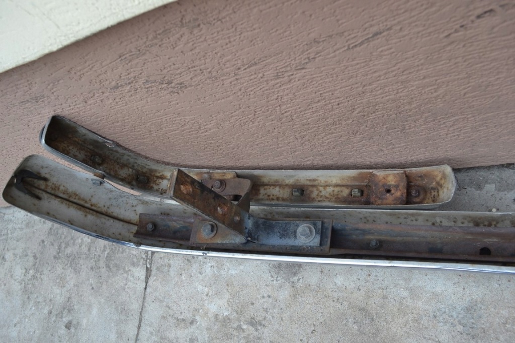 Mercedes w114 бампер перед передній хром в Україні