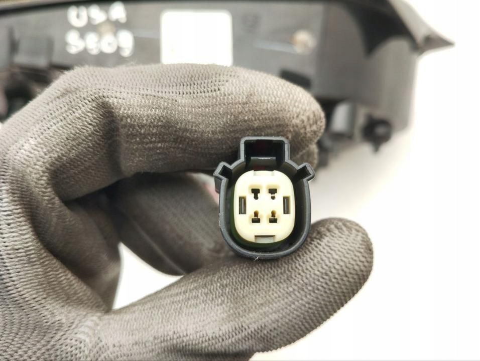 фото №9, Chrysler pacifica 2018 лампи задній кришки багажника 68228941ae