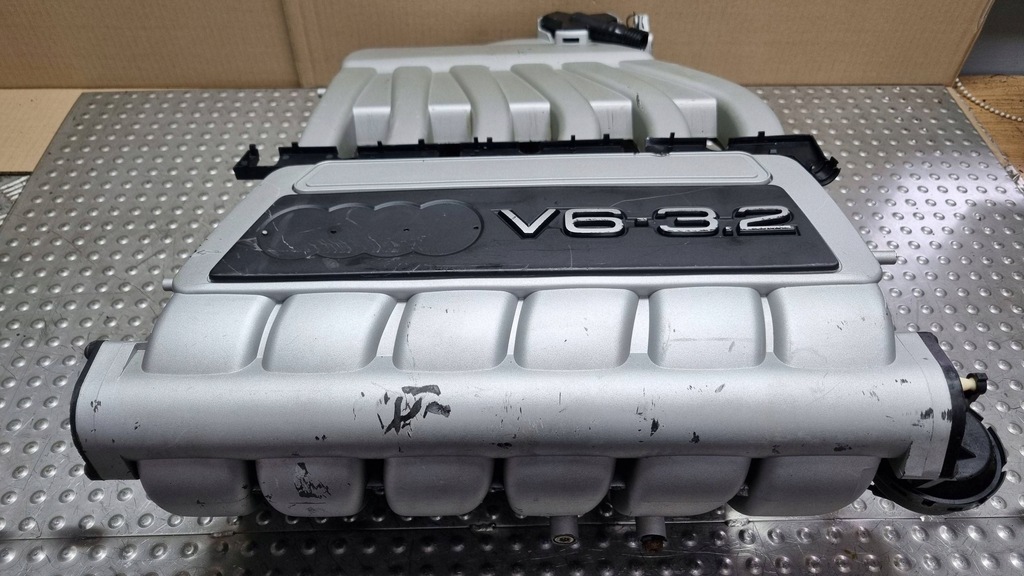 фото №1, Коллектор всасывающий 022133203g audi a3 s3 8p tt 8j golf v r32 3.2 v6