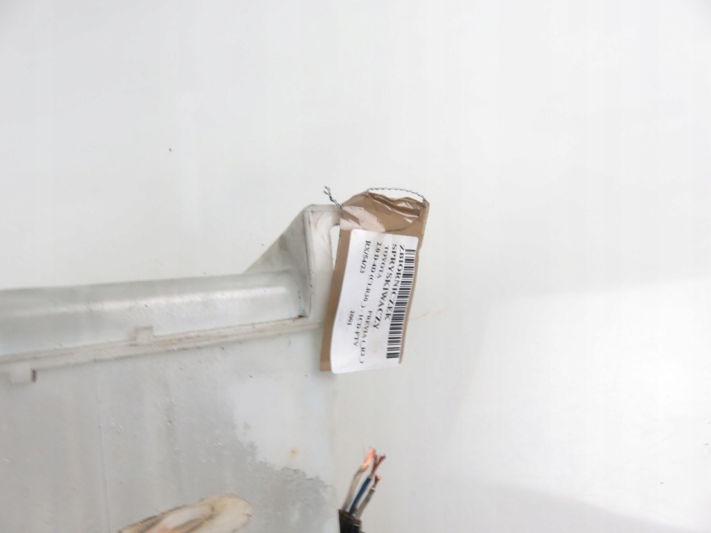 Бачок омивача toyota previa 860142087 в Україні