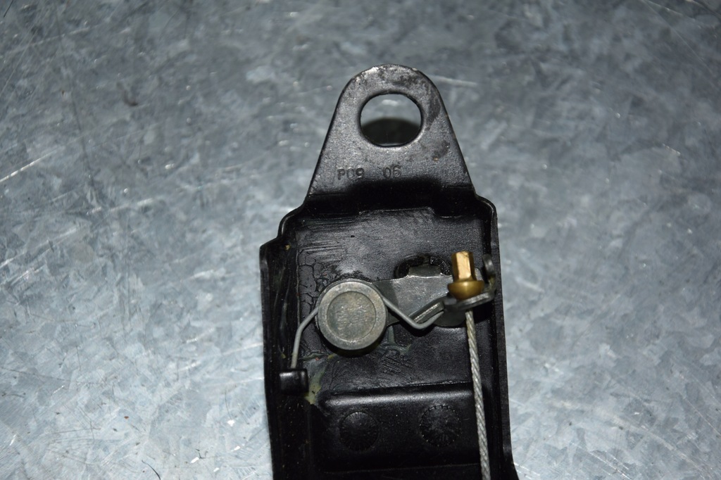 фото №4, Alfa romeo 159 засов трос крышки багажника