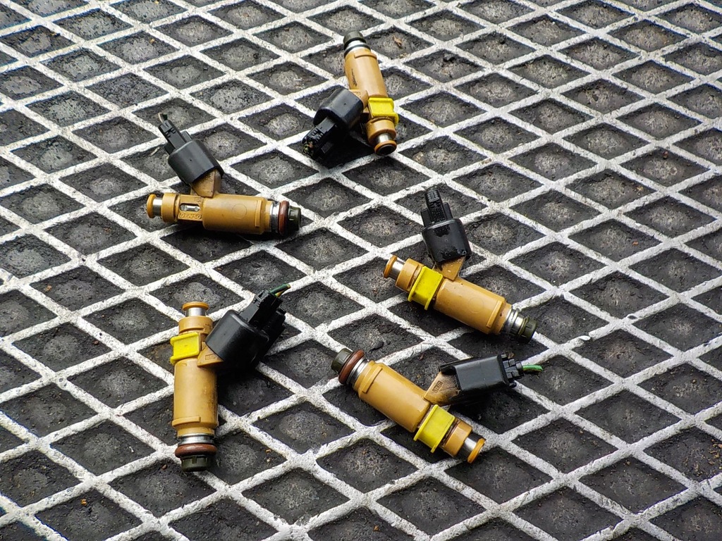 фото №1, Volvo v50 2.4 b форсунка 8627815