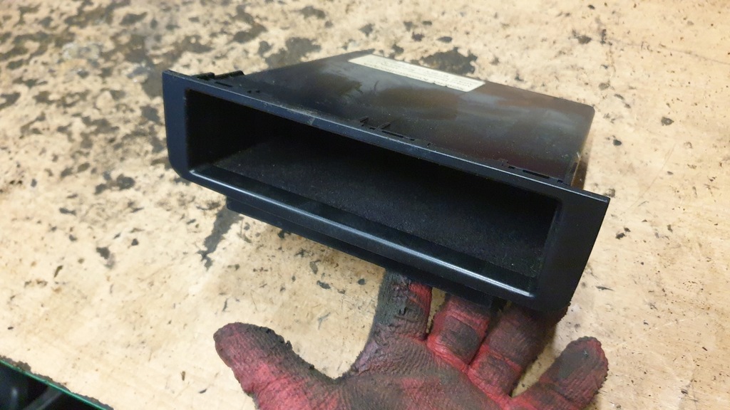 фото №1, Audi a2 полиця бардачок консолі