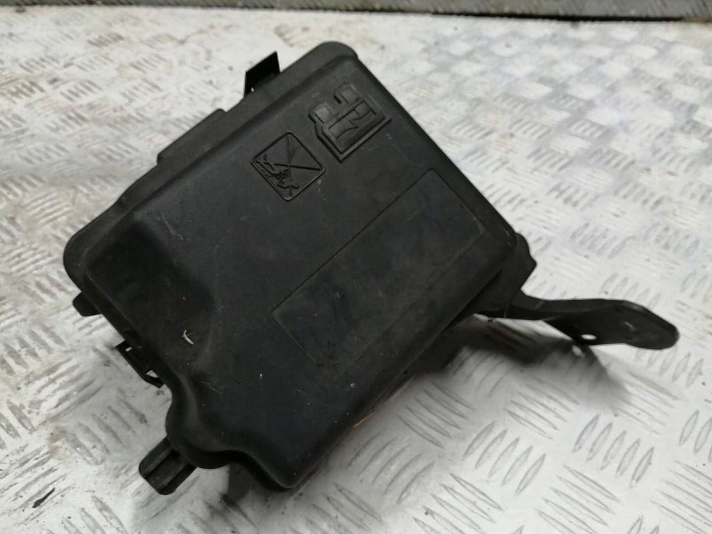 фото №1, Корпус коробка запобіжників peugeot 208 i 2008