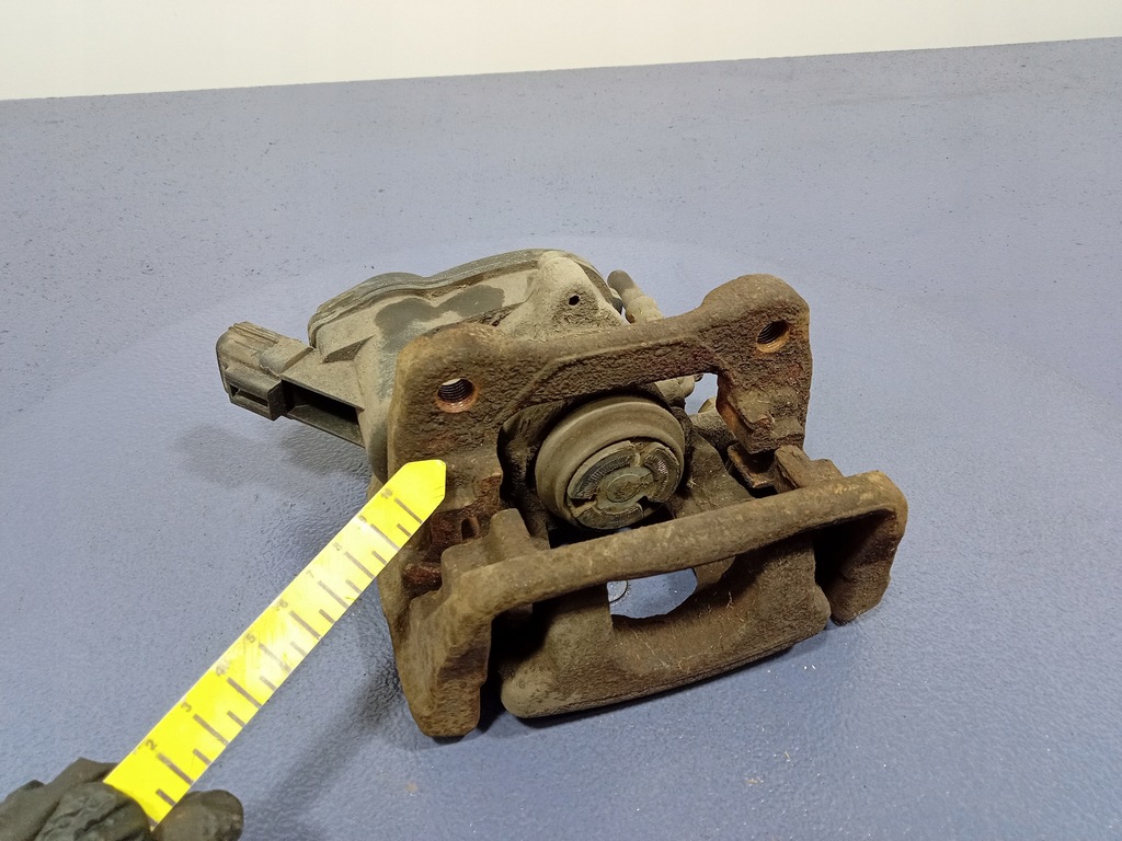 фото №7, Mazda 6 iii gj суппорт задняя правый задний скоба