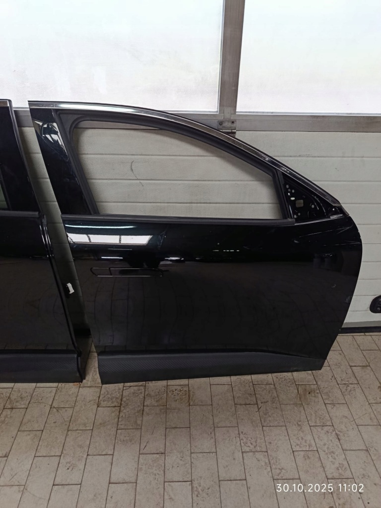 Дверей скло передні  задній праве  ліве renault megane v e-tech biynx стан b.dobry Ціна