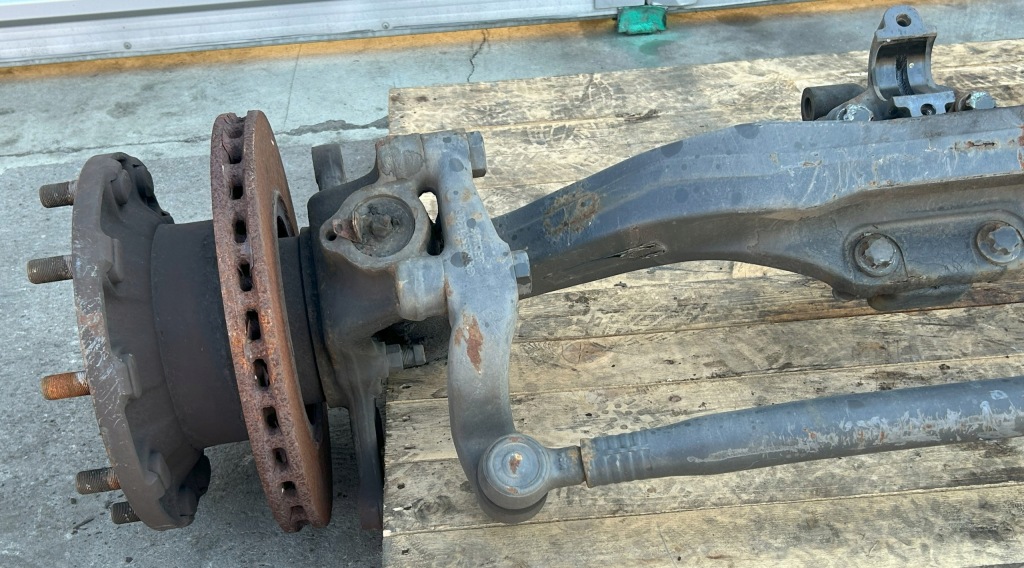 Oś ступиця передня mercedes actros mp4 a0003301000 Зі Шроту