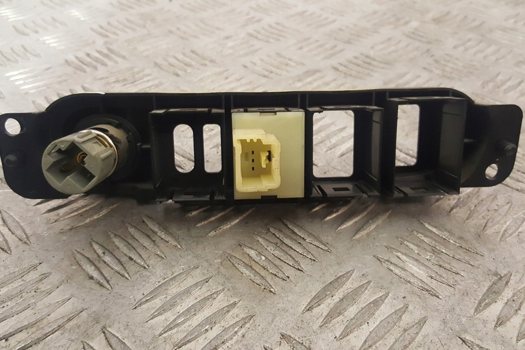 фото №8, Разъём 12v chrysler pt cruiser pt_ 04671621ag 2.2l дизель 89kw 2004