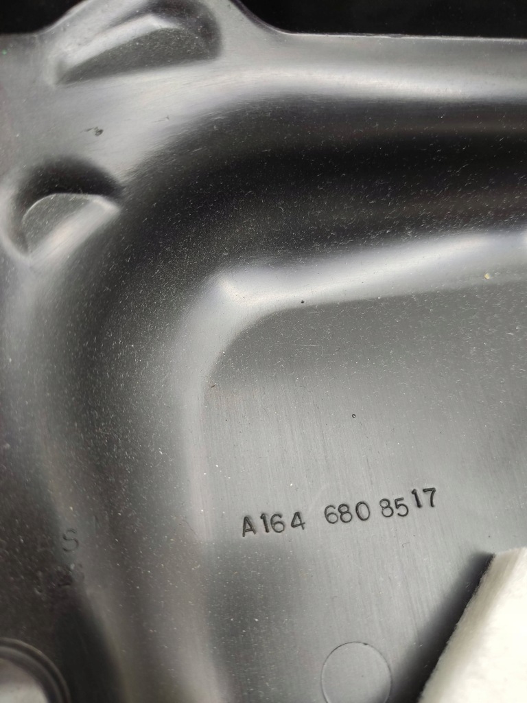 Купить Mercedes-benz ml w164 2011 защита под воздуховод a1646808517