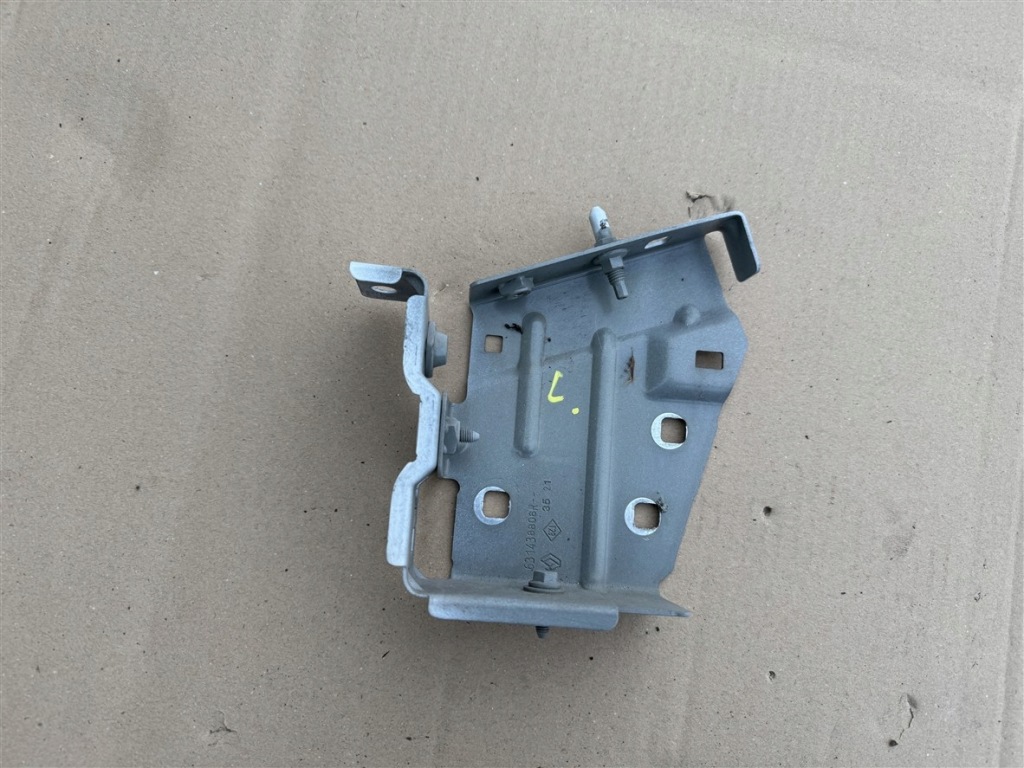 фото №1, Лист кронштейн крыла направляющая левый перед 631438806r renault master 4 iv