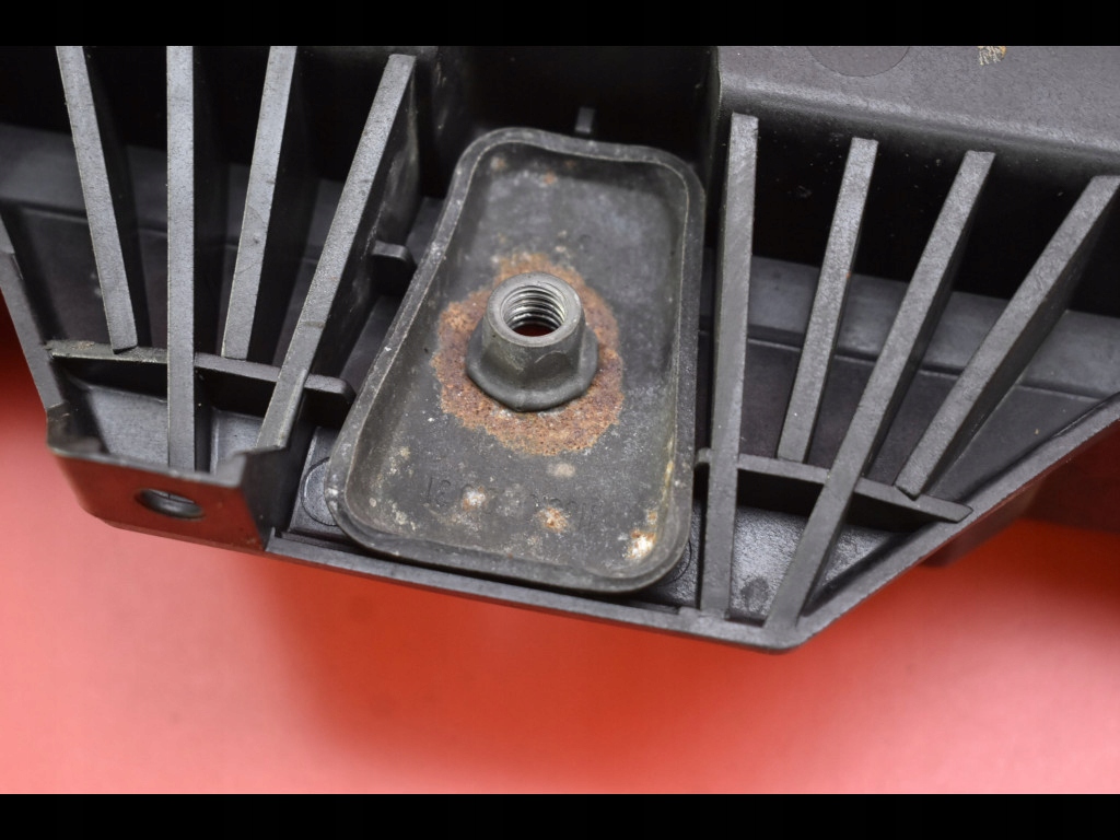 фото №8, Основание аккумулятор 1k0915333c vw eos 2.0 tdi 140 km 06-10