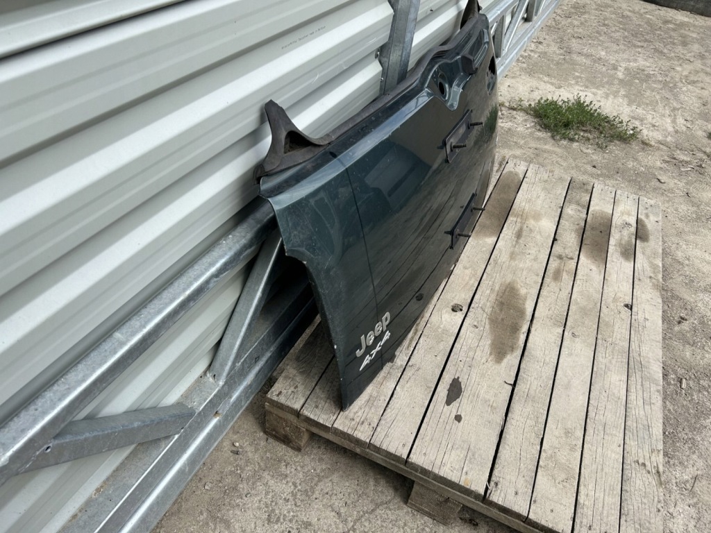 фото №2, Крышка багажника багажника задняя задняя jeep cherokee kj liberty