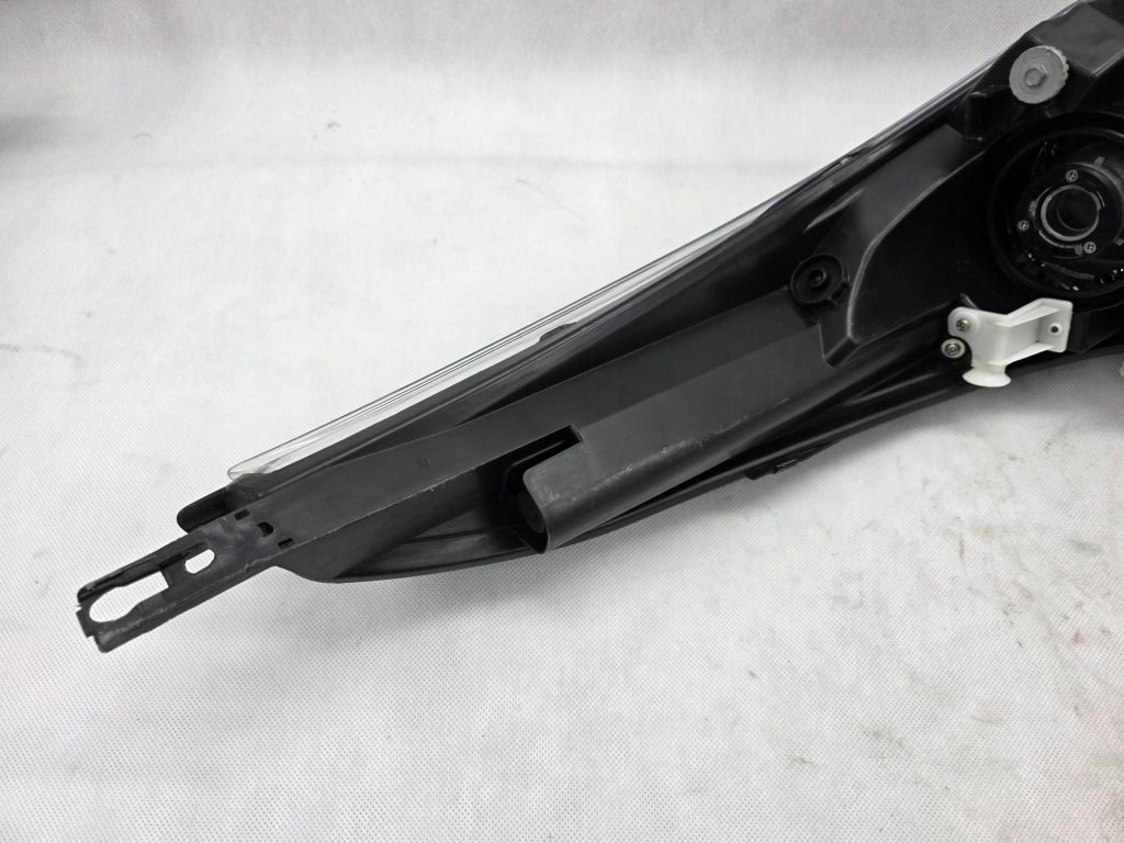 Toyota c-hr 2016+ фара перед правый  линза led обычная 81110-f4031-00 Оригинал