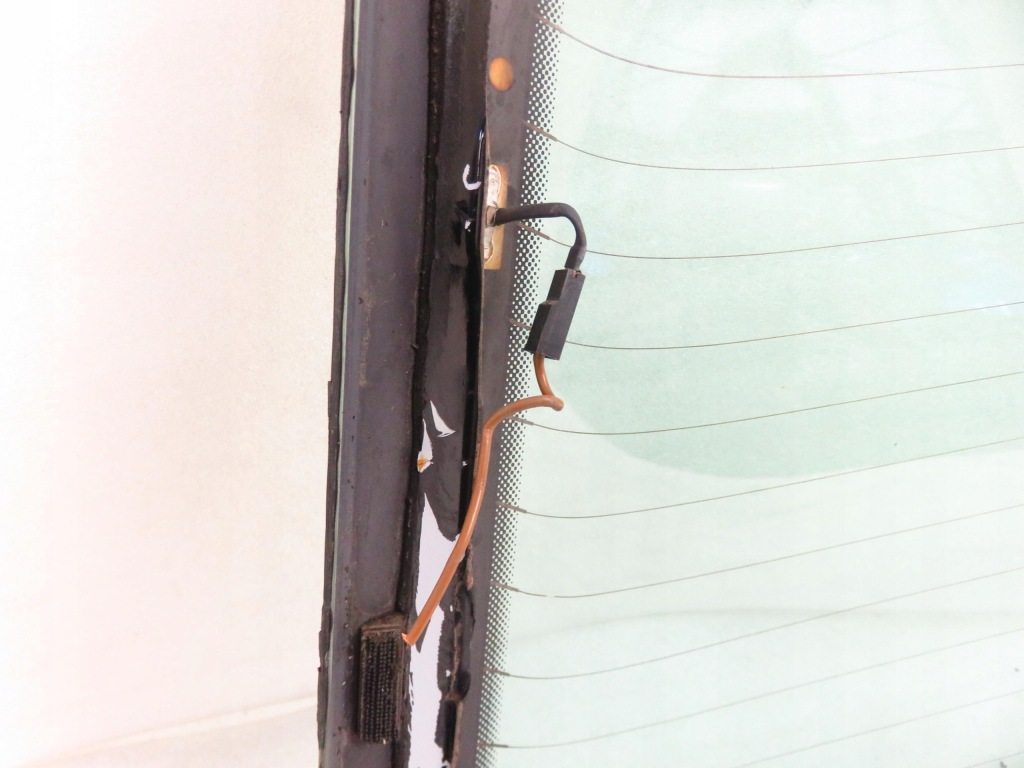 фото №2, Скло задня audi a6 c4 kombi