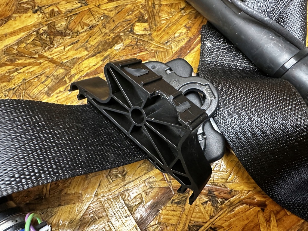 фото №9, Pas лівий перед з натягувач wrangler jl 18-