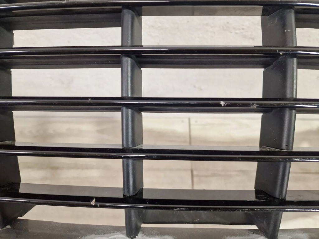 фото №8, Aston martin db11 16r- бампер перед передний