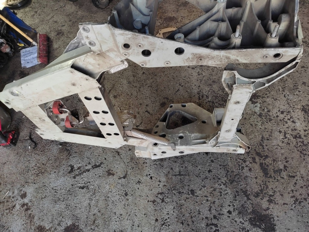 Подрамник задняя ferrari california f149 232707 в Украине