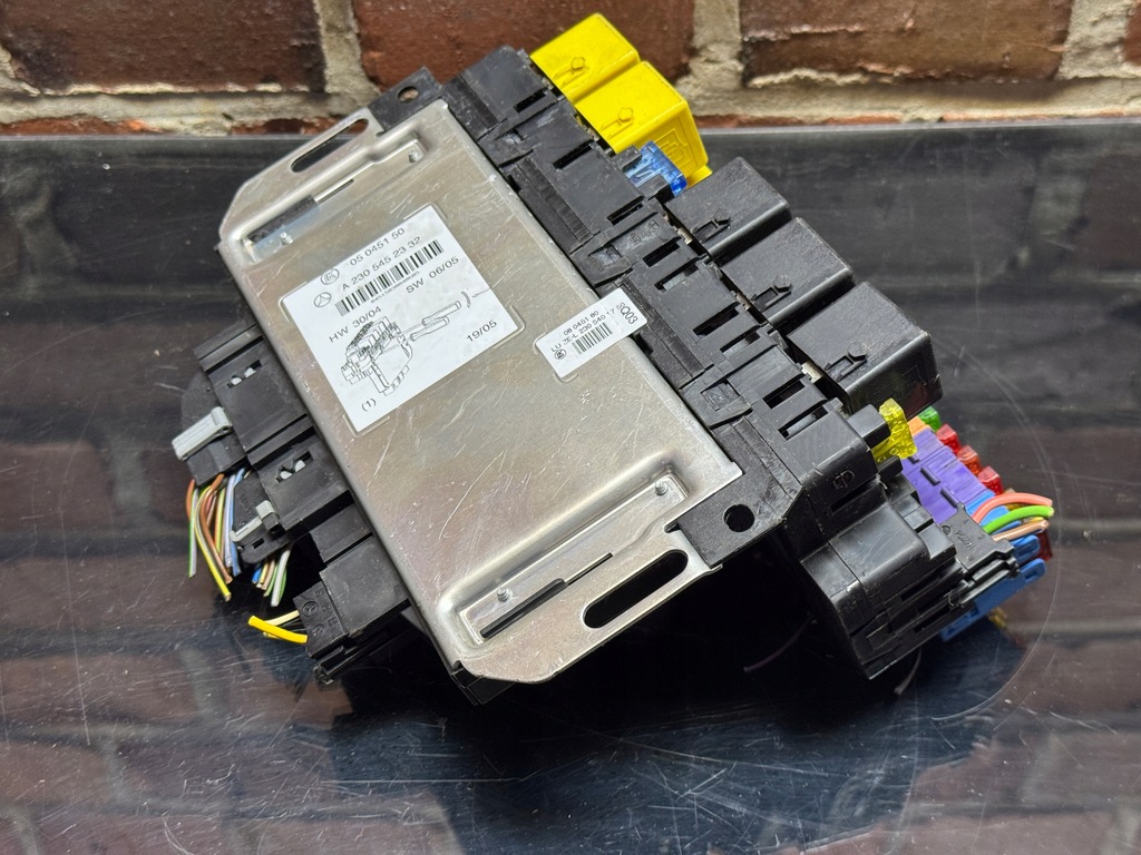 фото №1, Mercedes r230 модуль sam a2305452332