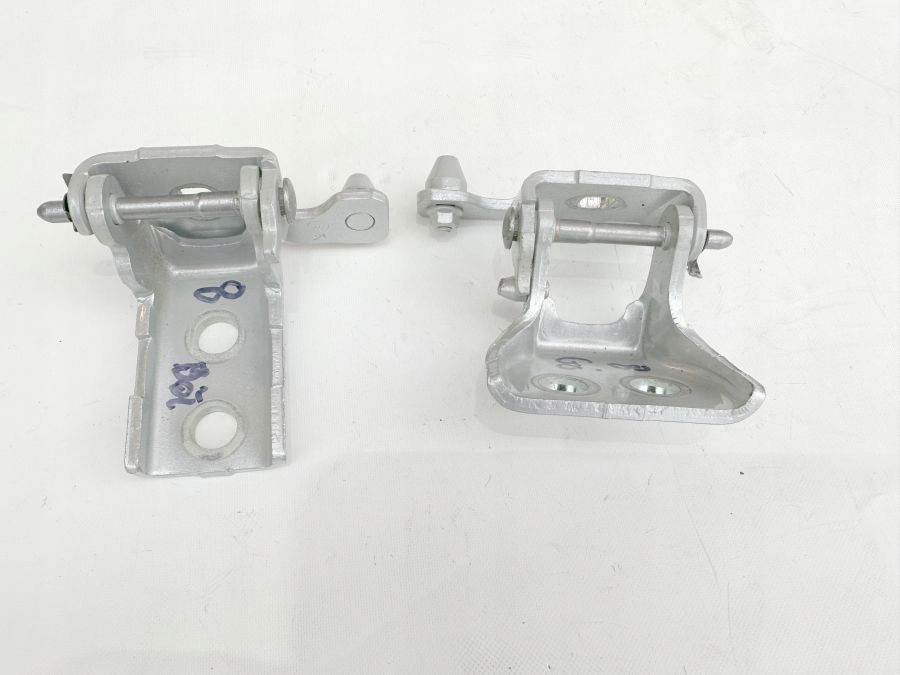 фото №1, Peugeot 308 2010r петля дверь задняя правый оригинал