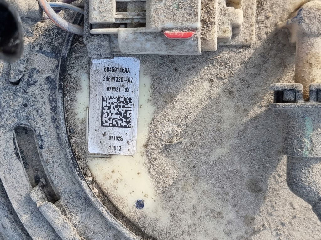 Купити Jeep grand cherokee wl l laredo 3.6 бак пального насос комплект 2022-