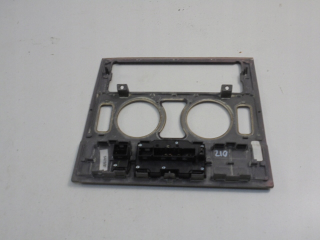 фото №2, Mercedes e w210 рамка радио выключатели a2106830308