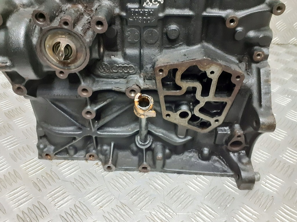фото №16, Блок двигуна awx vw passat b5 1.9 tdi 038103021aa