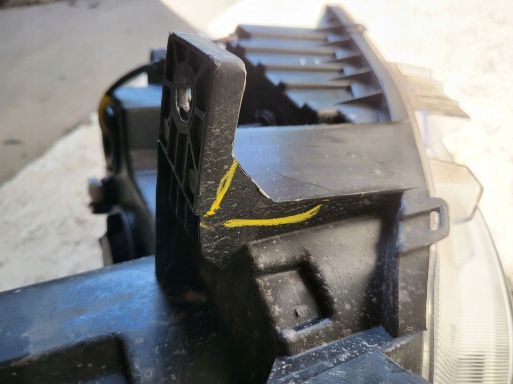 фото №11, Maxus- e deliver 3 лампа левая перед