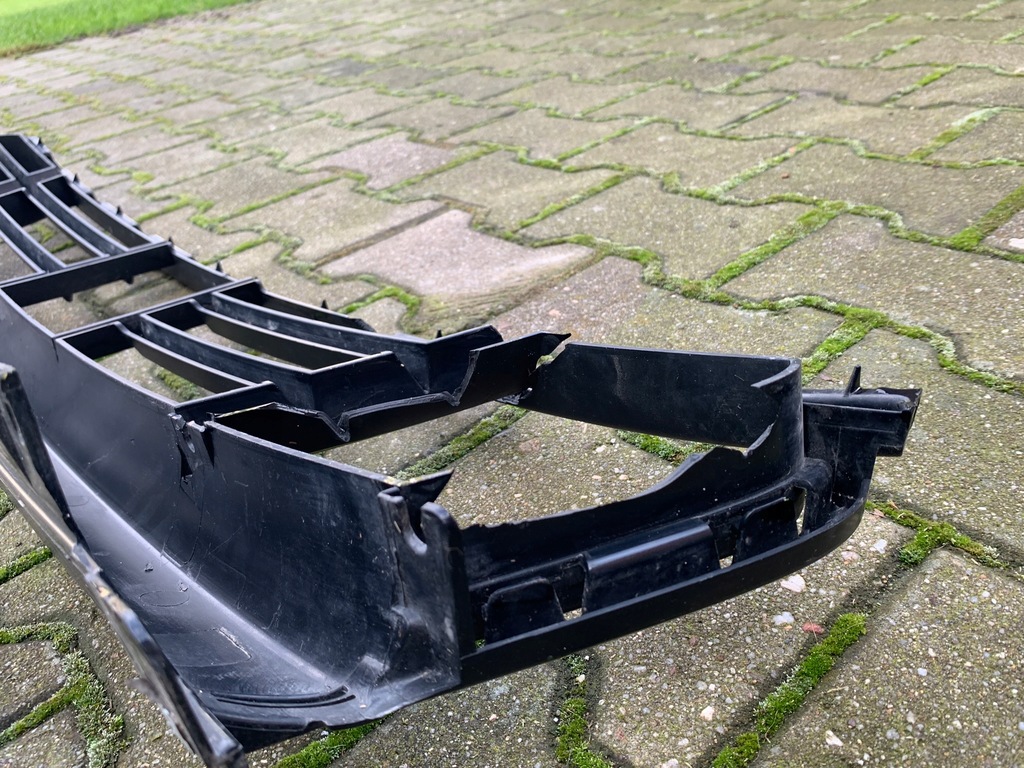 фото №12, Porsche panamera 970 решётка средняя бампера 97050598201