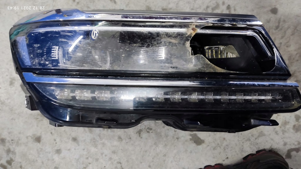 фото №1, Vw tiguan allspace full led права перед 5nn941082c